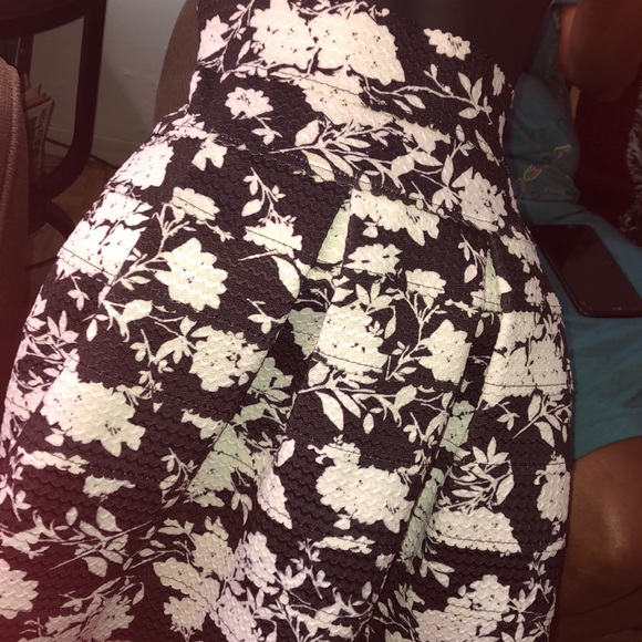 Flare skirt. - Picture 1 of 1